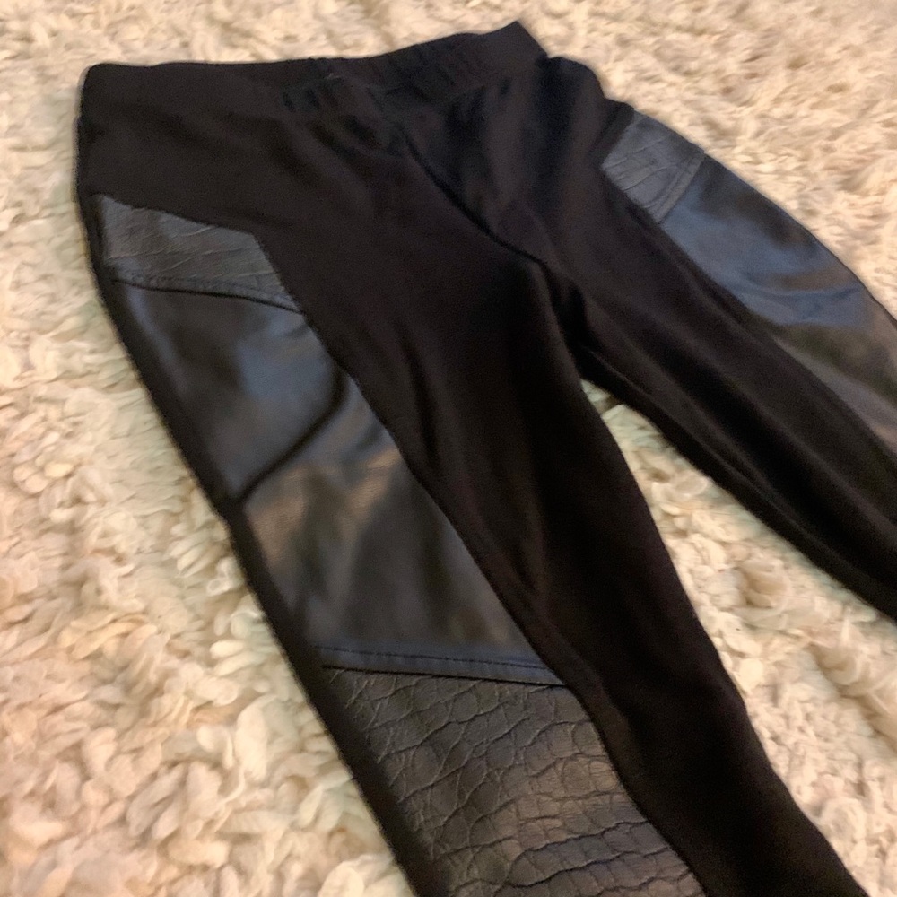 Leather Detailed Black Leggings